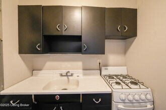 2220 Heather Ln in Louisville, KY - Building Photo - Building Photo