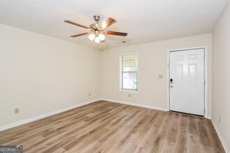 320 Freeport Dr in Lawrenceville, GA - Building Photo - Building Photo
