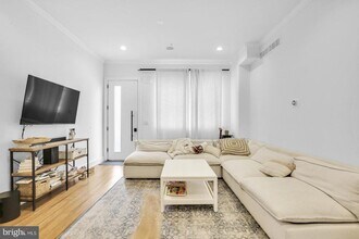 2604 Reed St in Philadelphia, PA - Building Photo - Building Photo