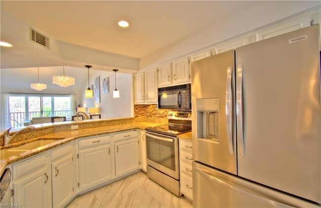 9590 Victoria Ln in Naples, FL - Building Photo - Building Photo