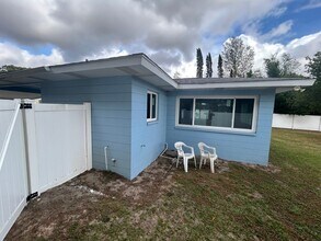 21570 SW Raintree St in Dunnellon, FL - Building Photo - Building Photo