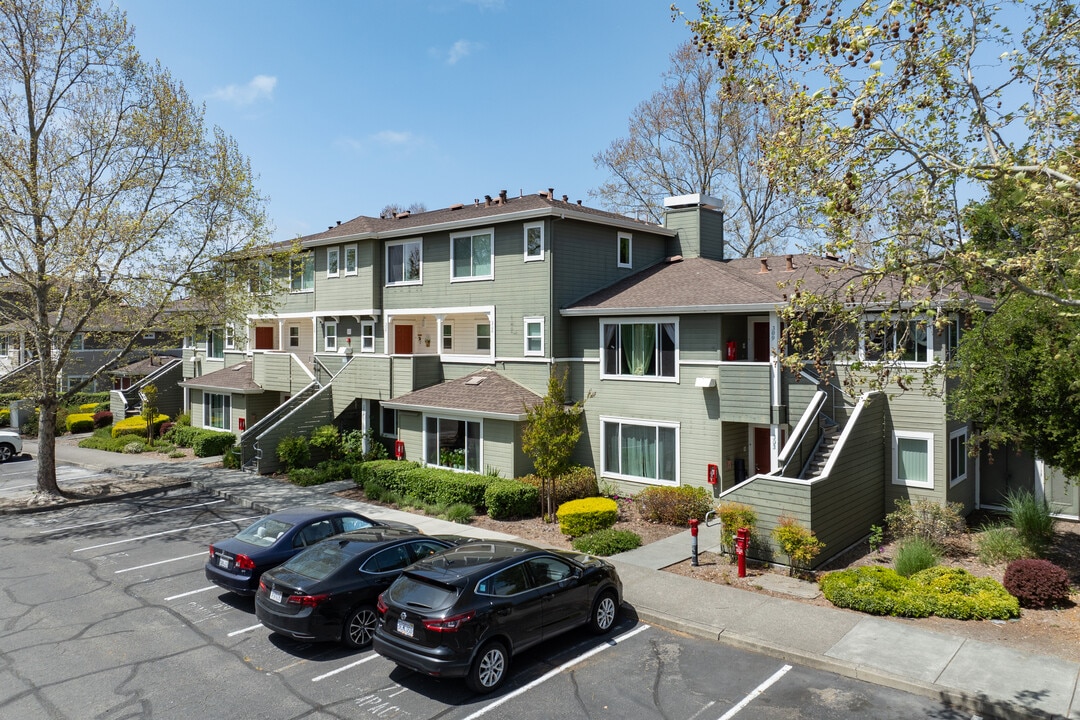 Corona Ranch in Petaluma, CA - Building Photo