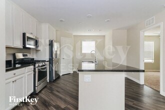 803 N Water St in Henderson, NV - Foto de edificio - Building Photo