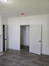109 Bay St, Unit 109 in Newton, MS - Foto de edificio - Building Photo