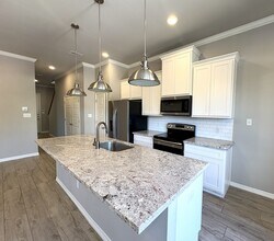4011 Oaklawn St in Bryan, TX - Building Photo - Building Photo