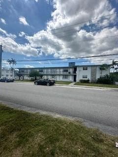 6780 SW 44th St in Miami, FL - Building Photo - Building Photo