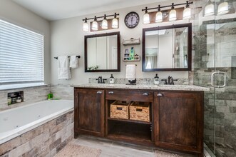18735 Flatstone Ct in Dallas, TX - Building Photo - Building Photo