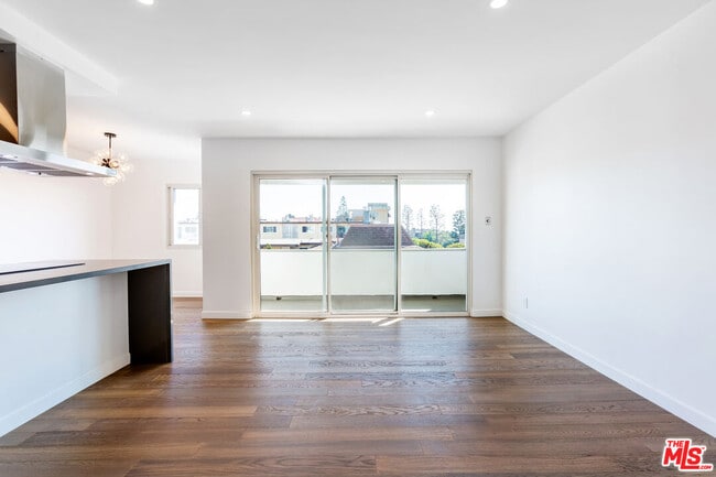 8710 Delgany Ave in Los Angeles, CA - Building Photo - Building Photo