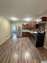 79 Brook St in Islip, NY - Building Photo - Building Photo