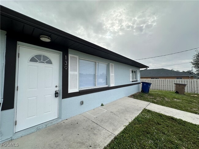 137-139 Gordon Ave S in Lehigh Acres, FL - Building Photo - Building Photo