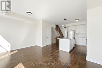 7 City Park Cir in Vaughan, ON - Building Photo - Building Photo