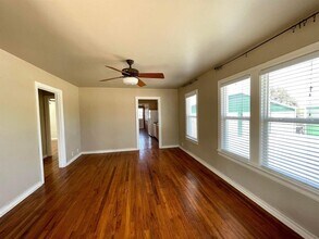10107 Signal Hill Rd in Austin, TX - Building Photo - Building Photo
