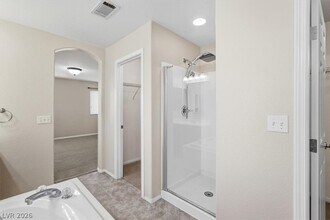 8160 Royal Arches St in Las Vegas, NV - Building Photo - Building Photo