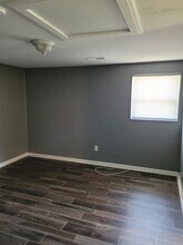 5220 Jacksboro Pike, Unit Garage Apt in Knoxville, TN - Building Photo - Building Photo