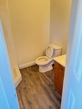 147 Sprouses Corner Rd in Dillwyn, VA - Foto de edificio - Building Photo