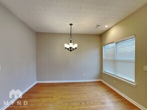 6204 Ellenwood Dr in Rex, GA - Foto de edificio - Building Photo