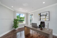 1365 SW 18th St in Miami, FL - Foto de edificio - Building Photo