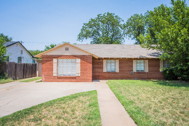 3506 28th St in Lubbock, TX - Foto de edificio - Building Photo