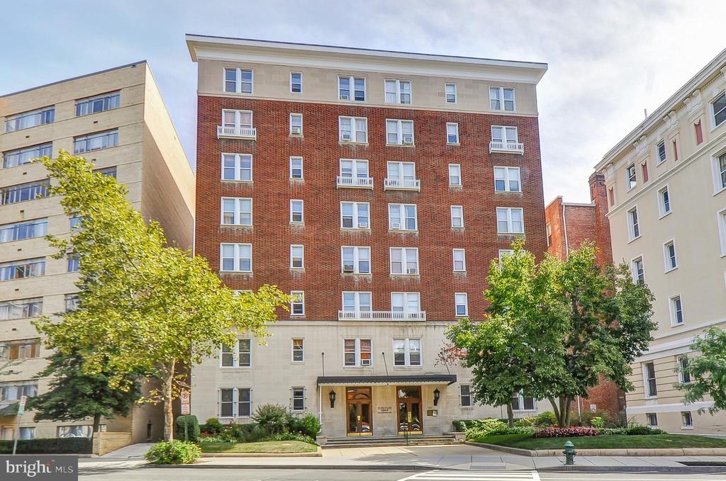 1954 Columbia Rd NW in Washington, DC - Foto de edificio