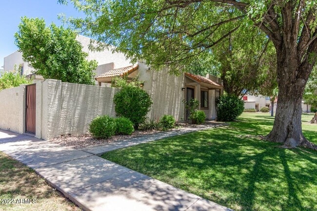7821 E Valley Vista Dr in Scottsdale, AZ - Foto de edificio - Building Photo