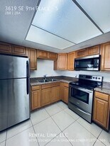 3619 SE 9th Pl, Unit 5 in Cape Coral, FL - Building Photo