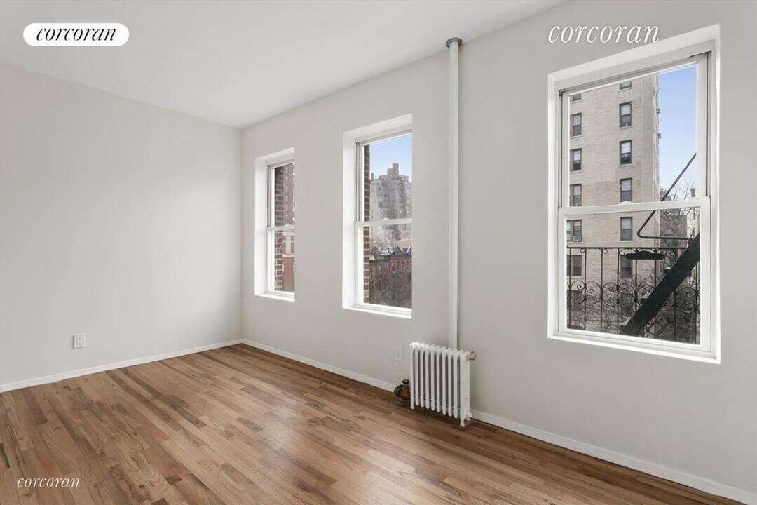 53 W 106th St in New York, NY - Building Photo