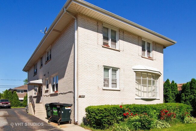 4420 Forest Ave, Unit 1R