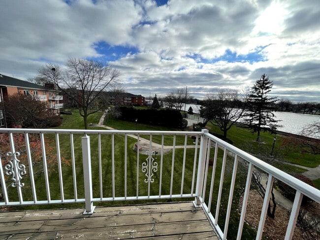 1335 Summit Ave, Unit SI ID1253101P in Oshkosh, WI - Foto de edificio - Building Photo