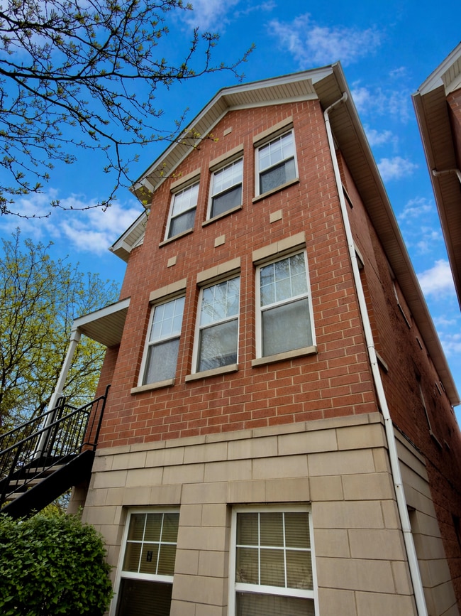 property at 635 W Elm St