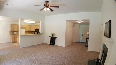 2100 Silver Fox Dr in Edmond, OK - Building Photo - Building Photo