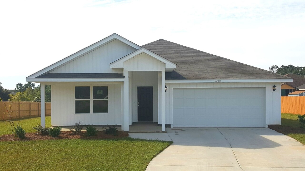 16808 Rhodes Ln in Foley, AL - Building Photo