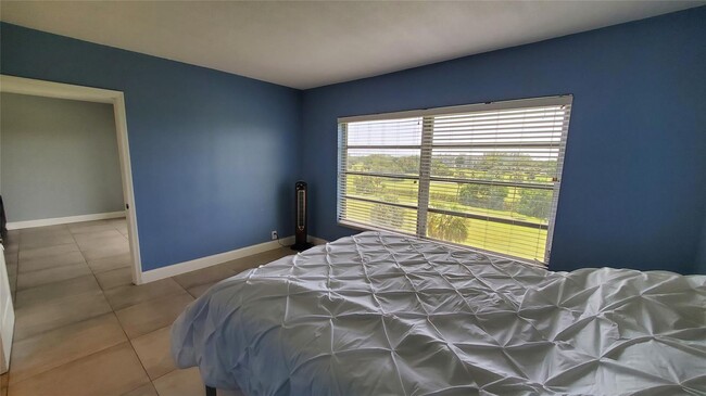 3000 N Palm Aire Dr, Unit 506 in Pompano Beach, FL - Building Photo - Building Photo