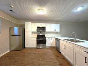 227 Quail Run in Roswell, GA - Building Photo - Building Photo