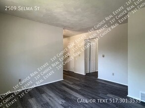2509 Selma St in Holt, MI - Building Photo - Building Photo