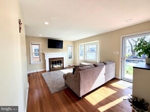2916 Meadow Ln in Falls Church, VA - Building Photo - Building Photo