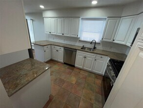 420 W Park Ave in Long Beach, NY - Building Photo - Building Photo