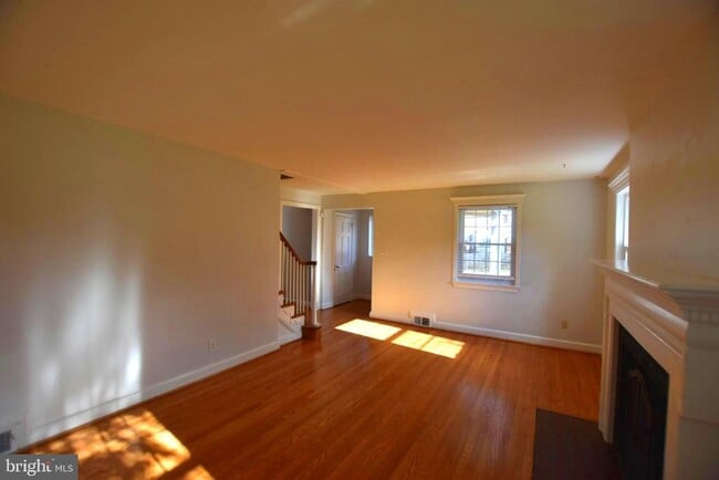 10118 Cedar Ln in Kensington, MD - Building Photo - Building Photo