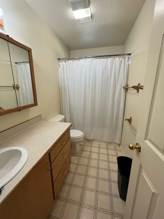 187 S 200 E in Cedar City, UT - Building Photo - Building Photo