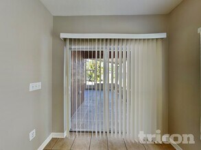 6137 Skylarkcrest Dr in Fish Hawk, FL - Building Photo - Building Photo