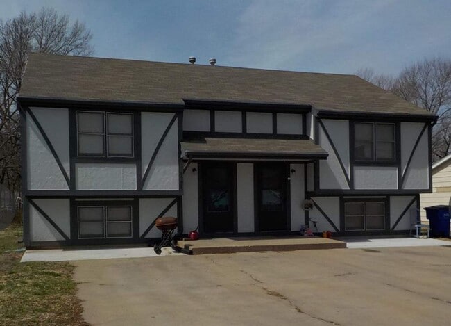 property at 1383 Parkside Dr