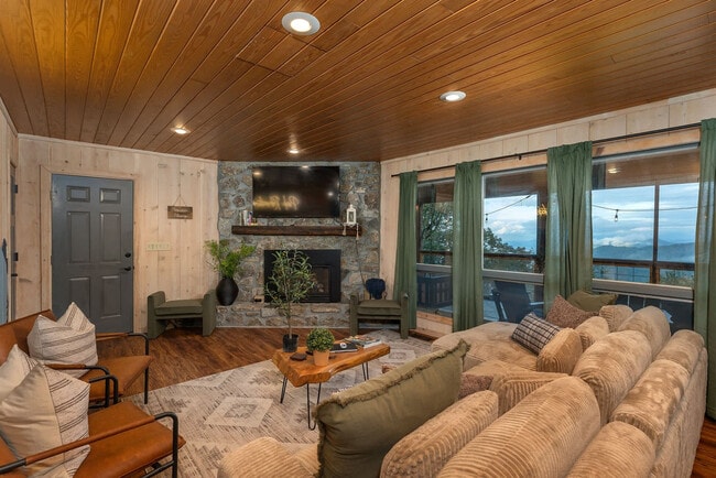 401 Lookout Dr