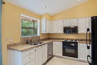 15016 87th Ave NE in Kenmore, WA - Building Photo - Building Photo