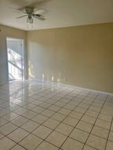 913 SW 4th Terrace in Hallandale Beach, FL - Building Photo - Building Photo