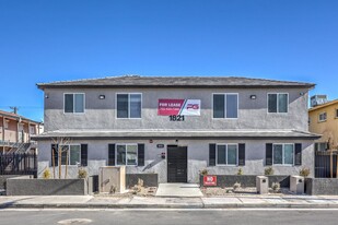 1821 Santa Paula Dr