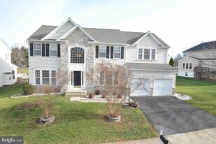 110 Hunton Dr in Fredericksburg, VA - Building Photo