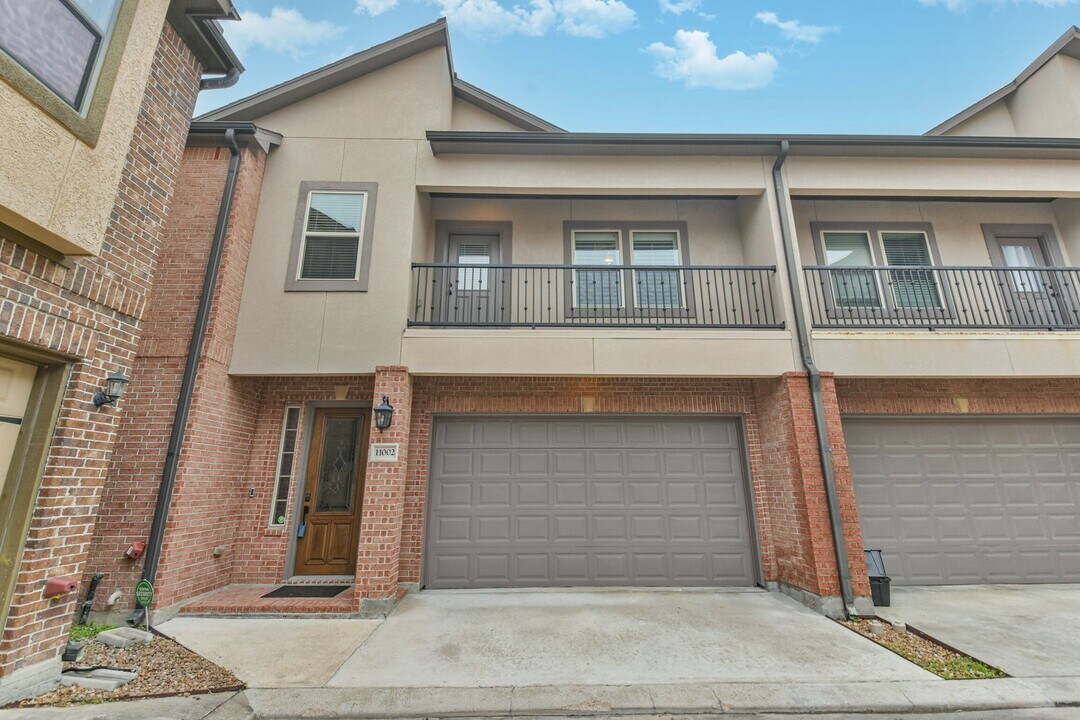 11002 Upland Forest Dr in Houston, TX - Building Photo
