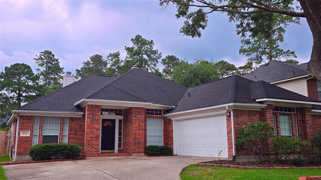 1602 Summer Rain Dr in Humble, TX - Building Photo
