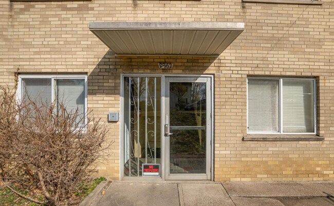 2962 Ferguson Rd in Cincinnati, OH - Foto de edificio - Building Photo