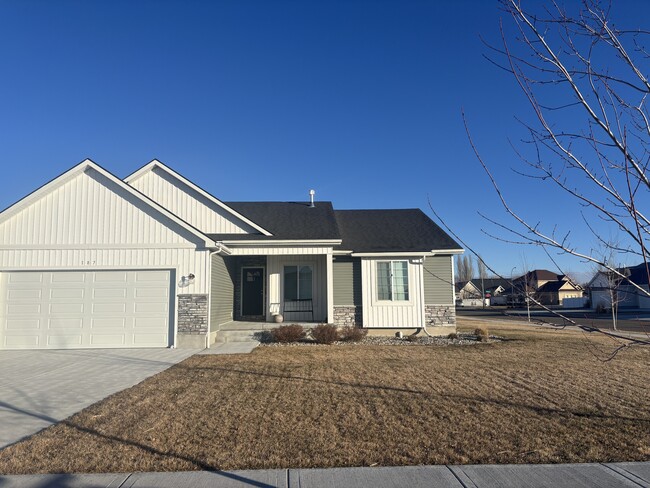 187 Heaton Ln in Idaho Falls, ID - Building Photo - Building Photo