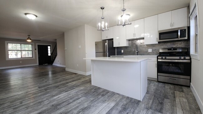 Courtyard Townhouse Apartments in Kirkwood, MO - Foto de edificio - Interior Photo